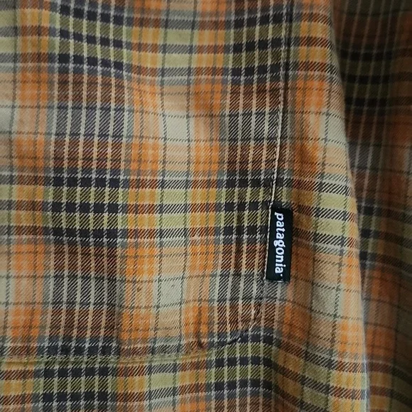 Patagonia Men's Brown Plaid Shirt - Picture 3 of 6